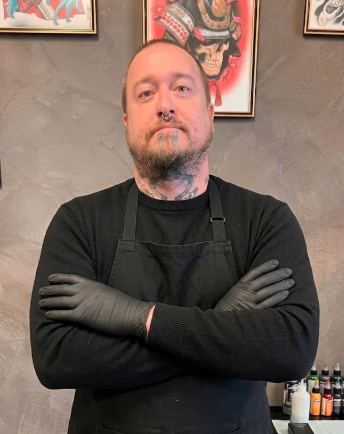Scotty, tattooist at Diamond Tip Tattoo